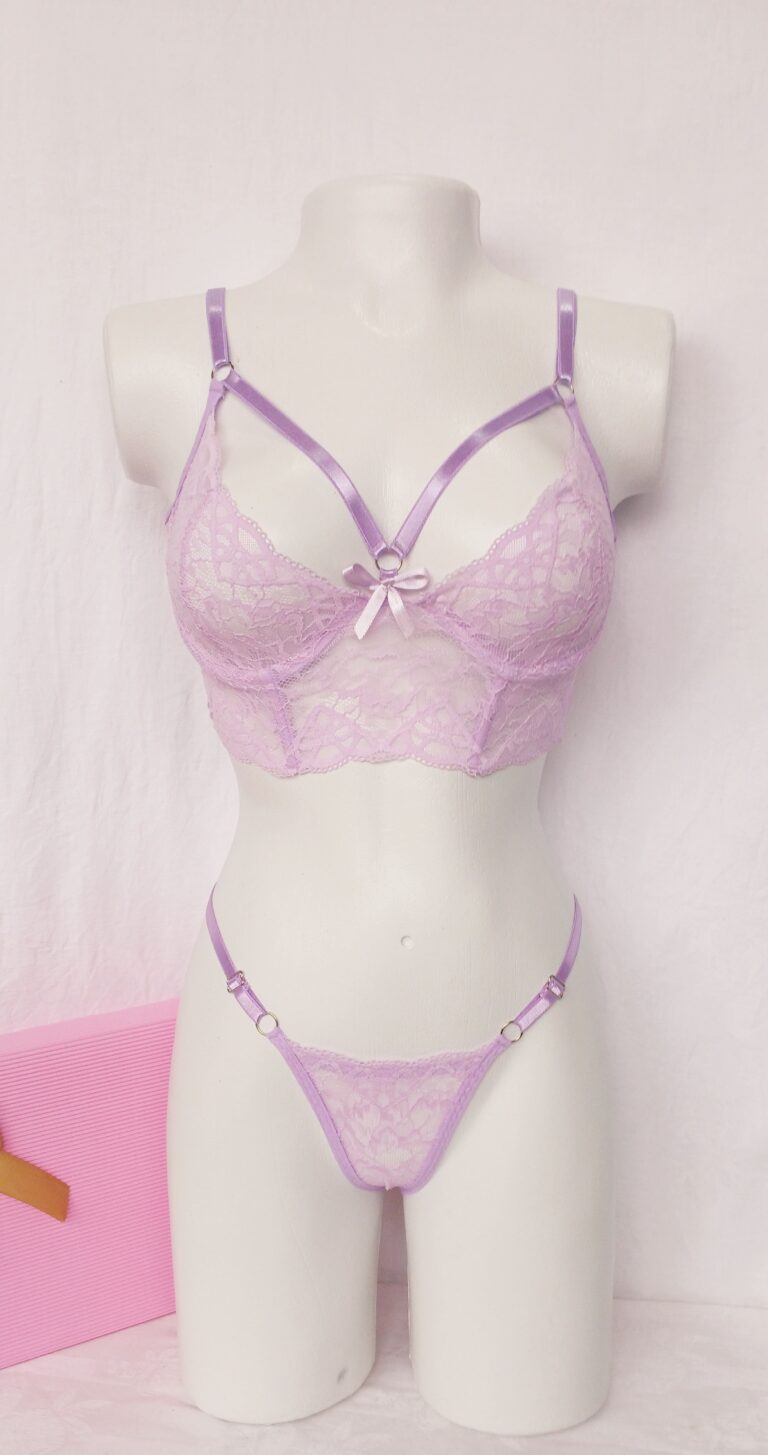 Conjunto corset de lencería sexy en encaje con panty tipo tanga para mujer en Bogotá